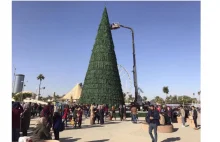 Ogromna choinka w Bagdadzie jako symbol solidarności muzułmanów z chrześcijanami