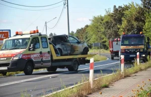 Wyciągnęli z płonącego auta 8-letnią dziewczynkę, tylko ona przeżyła wypadek