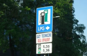 Tusk: będziemy wpływać na ceny paliw zgodnie z prawem