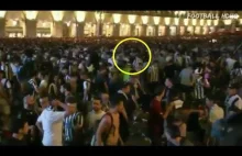 Moment wybuchu paniki na Piazza San Carlo w Turynie