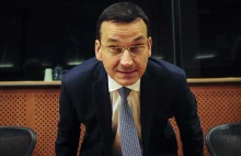 Morawiecki oszalał! Nowe podatki i opłaty w 2020 roku dobiją Polaków