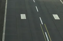 Samolot lądował bez wysuniętego podwozia na lotnisku w Modlinie