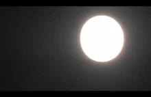 Ufo na tle Księżyca - HD