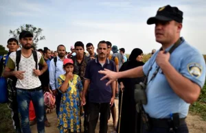 Szef MSZ Węgier: decyzja o przymusowej relokacji niezgodna z prawem