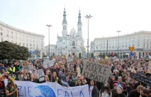 Mandaty i wnioski o ukaranie po blokadzie aktywistów w Warszawie