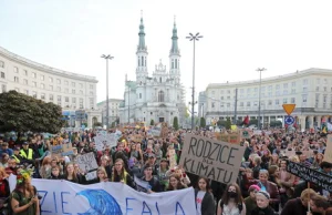 Mandaty i wnioski o ukaranie po blokadzie aktywistów w Warszawie