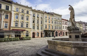 Rynek we Lwowie oznaczono tabliczką w języku tatarskim. O polskim...