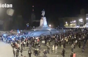 Ukraińcy obalili pomnik Lenina w Charkowie! Tłumy i relacja na żywo w necie.