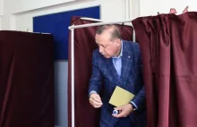 Turcja: Policzono 98% głosów w referendum - Polityka