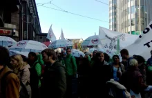 Berlin - trwa ogromna manifestacja przeciw TTIP!