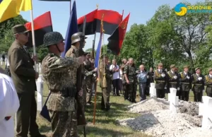 Pod Lwowem uroczyście pochowano szczątki 29 esesmanów [+VIDEO