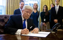 Trump jednym podpisem przekreślił Transpacyficzną Umowę o Wolnym Handlu....