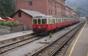 Zaskakujące. Większość imigrantów podaje tę samą datę urodzin