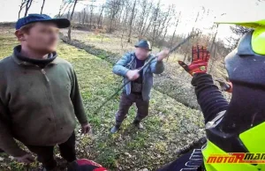 Chłopaki na enduro i zdenerwowani ludzie: albo kasa na wódkę, albo policja