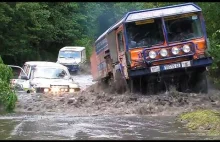 Stuck in a puddle, everybody out! 4x4, winch, SUV, off-road