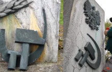 Sierp i młot strącony z pomnika w Stępocicach! Komunistyczny symbol...