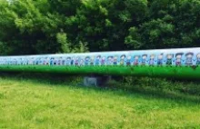 Na odnowionym na Targówku muralu zamalowano twarze dzieci innych ras.