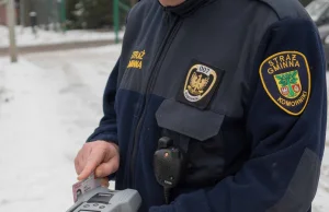 Policjant z kamerą na ramieniu. Nagra każdą interwencję.