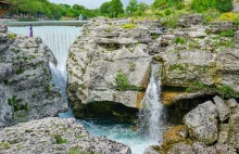 Wodospad Niagara jest 1400 km od Polski...