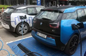 Ile kosztuje ładowanie samochodu elektrycznego? Gniazdko vs fastcharge