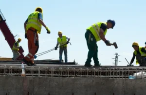 Niewolnicza praca w III RP. Rząd przyzwala na łamanie prawa!