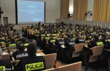 Policjanci uczą się tolerancji dla Romów i Żydów. Szkolenia muzeum polin