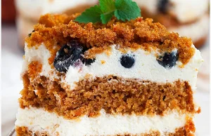 Ciasto marchewkowe z borówkami - I Love Bake