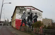 Żołnierze Wyklęci jak superbohaterowie na ścianie w Gdańsku