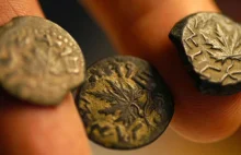 Rozpalił grilla, znalazł monety sprzed dwóch tysięcy lat