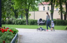 Litwa: Jeżeli matka będzie pracować w pierwszym roku urlopu - straci zasiłek.