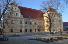Odrestaurowany renesansowy dwór w Goli Dzierżoniowskiej
