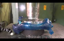 żelki miśki vs prasa hydrauliczna