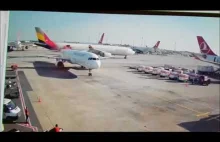 Wielki samolot znokautował mały ogon samolotu