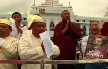 [ENG] Buddyjscy mnisi oraz cywile protestują przeciwko Times Magazine