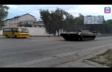 Konwój ukraińskich czołgów w obwodzie ługańskim