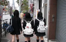 Uczniowie w Tokio mają nosić mundurki od Armaniego. Sprawa w parlamencie.