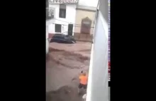 Woda zalewa ulice Hiszpanii