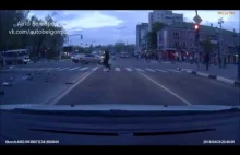 Wypadek z policyjnym samochodem