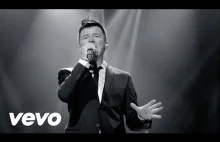 Nowy przebój Rick Astley - Keep Singing