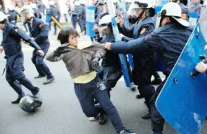 Taiwan: Studenci protestują przeciwko paktowi handlowemu z Chinami