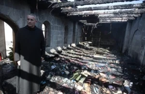Dwóch młodych żydów oskarżonych o podpalenie kościoła w Tabdze!