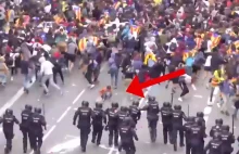 Brutalne ataki policji w Katalonii