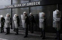 Panika w Grecji - ludzie masowo wypłacają pieniądze z banków