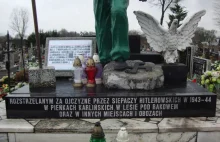 Afera! Jest ciąg dalszy z „doklejaniem” Smoleńska do pomnika ofiar II Wojny Świa