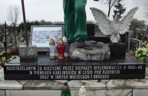 Afera! Jest ciąg dalszy z „doklejaniem” Smoleńska do pomnika ofiar II Wojny Świa