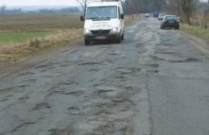 Trzy raz więcej pieniędzy na drogi lokalne - kasa z lasów na "schetynówki"