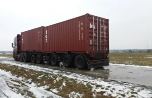 Zestaw z dwoma kontenerami ważył 70 ton