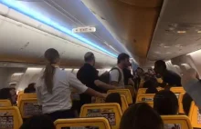 Na pokładzie samolotu Ryanaira muzułmanin groził „niewiernym”i zachwalał szariat
