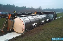 Rzeka mleka na autostradzie A4