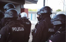 Policjanci zapobiegli starciu kiboli podczas meczu w Krakowie